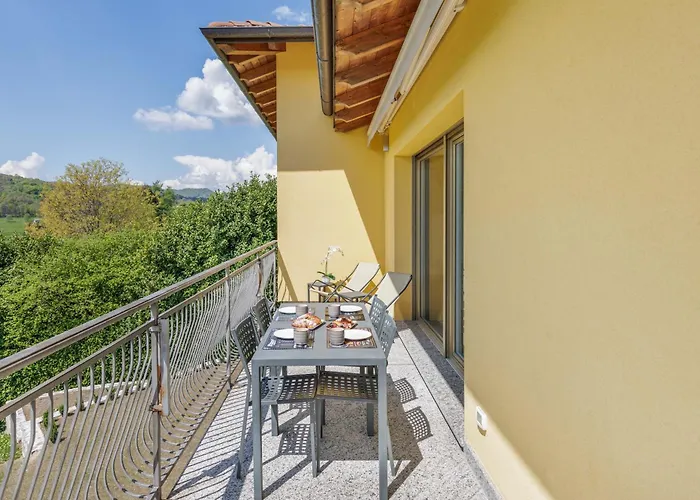 & Whispers - Among And Switzerland דירה