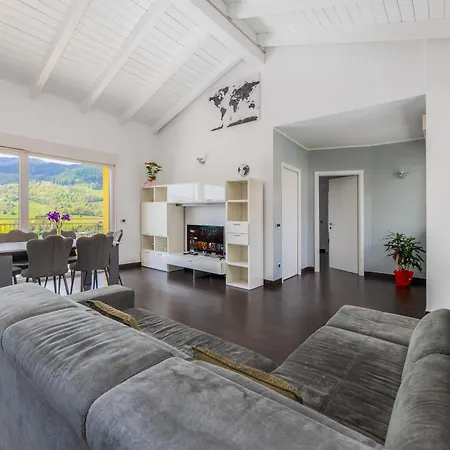 & Whispers - Among And Switzerland Lägenhet San Fedele Intelvi